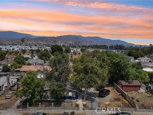 8040 Troost Avenue, North Hollywood (los Angeles) CA 91605