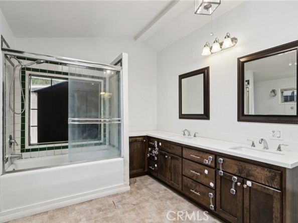 8040 Troost Avenue, North Hollywood (los Angeles) CA 91605