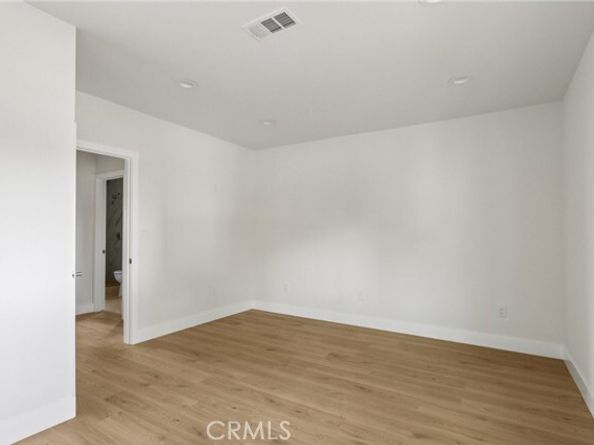 8040 Troost Avenue, North Hollywood (los Angeles) CA 91605