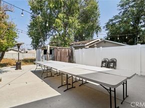 8040 Troost Avenue, North Hollywood (los Angeles) CA 91605