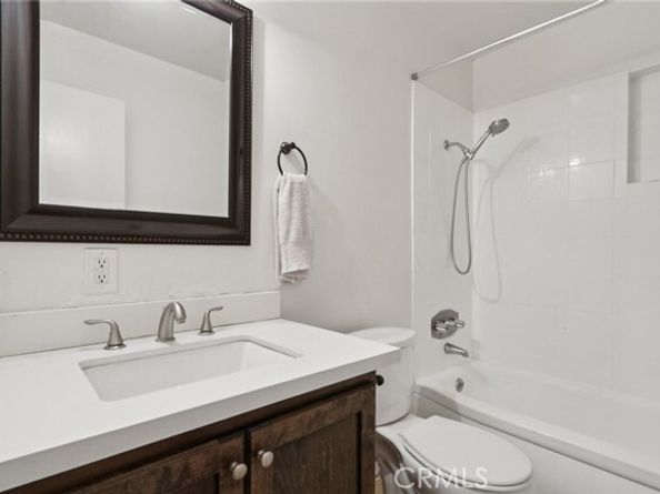 8040 Troost Avenue, North Hollywood (los Angeles) CA 91605