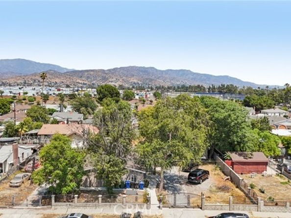 8040 Troost Avenue, North Hollywood (los Angeles) CA 91605