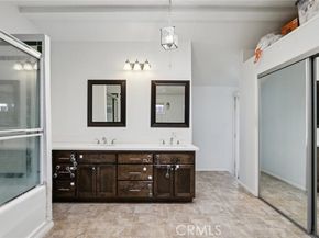 8040 Troost Avenue, North Hollywood (los Angeles) CA 91605