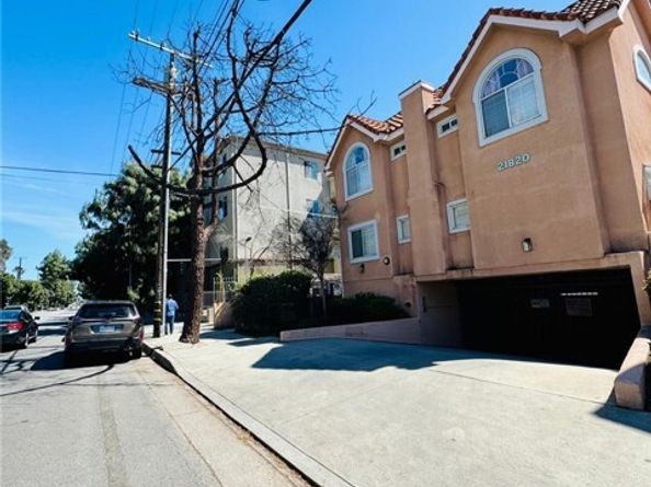 21820 SATICOY Street A, Canoga Park (los Angeles) CA 91304
