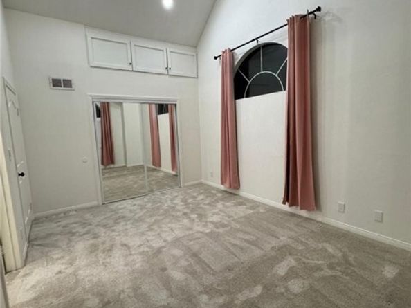 21820 SATICOY Street A, Canoga Park (los Angeles) CA 91304