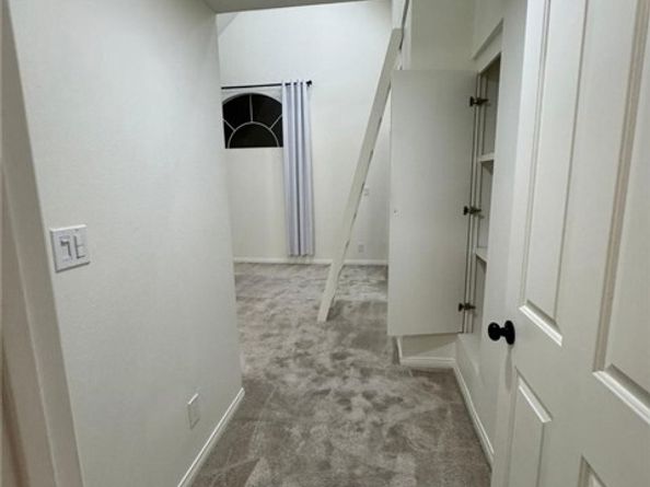 21820 SATICOY Street A, Canoga Park (los Angeles) CA 91304