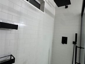 21820 SATICOY Street A, Canoga Park (los Angeles) CA 91304
