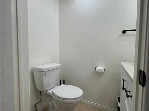 21820 SATICOY Street A, Canoga Park (los Angeles) CA 91304