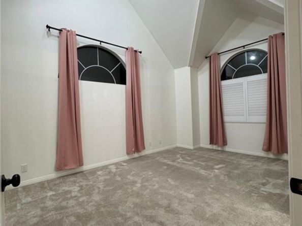 21820 SATICOY Street A, Canoga Park (los Angeles) CA 91304