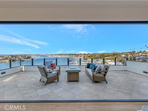 221 Carnation Avenue, Corona Del Mar (newport Beach) CA 92625