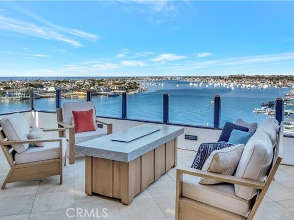 221 Carnation Avenue, Corona Del Mar (newport Beach) CA 92625