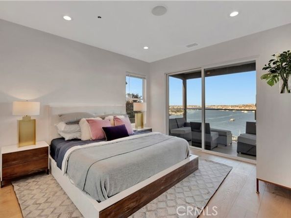 221 Carnation Avenue, Corona Del Mar (newport Beach) CA 92625