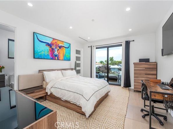 4706 Katherine Avenue, Sherman Oaks CA 91423