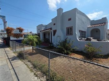 2703 Walnut Street