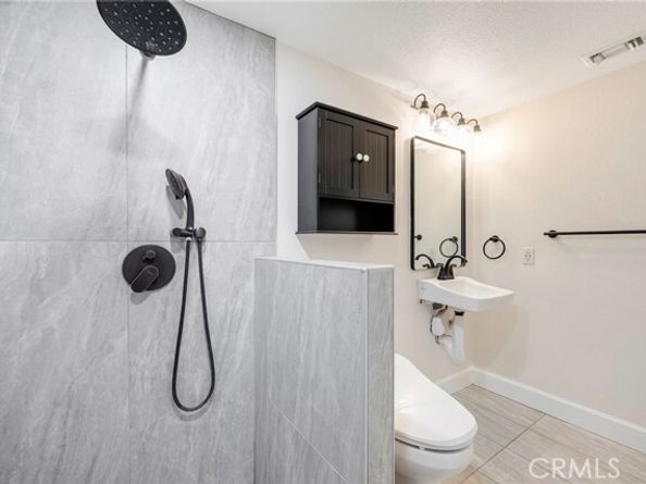 24004 Arminta Street, West Hills (los Angeles) CA 91304