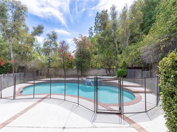 24004 Arminta Street, West Hills (los Angeles) CA 91304