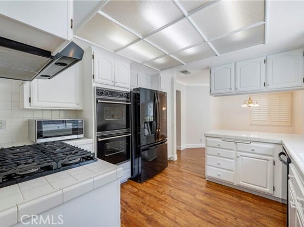 24004 Arminta Street, West Hills (los Angeles) CA 91304
