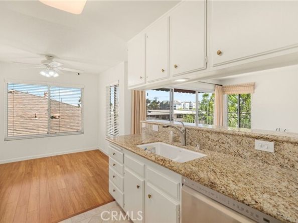372 Carroll Park 305, Long Beach CA 90814