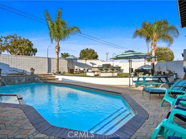 1107 Woodbury Drive, Harbor City (los Angeles) CA 90710