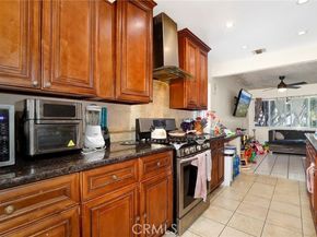 7545 White Oak Avenue, Reseda (los Angeles) CA 91335