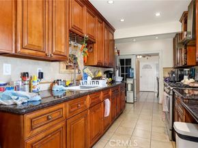 7545 White Oak Avenue, Reseda (los Angeles) CA 91335