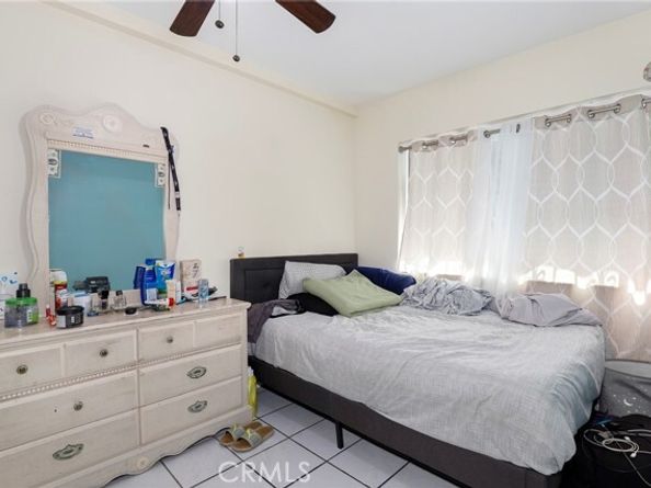 7545 White Oak Avenue, Reseda (los Angeles) CA 91335