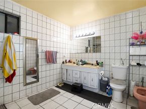7545 White Oak Avenue, Reseda (los Angeles) CA 91335