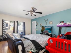 7545 White Oak Avenue, Reseda (los Angeles) CA 91335