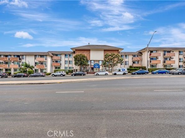 5585 E Pacific Coast HWY 342, Long Beach CA 90804