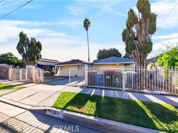 13121 S Penrose, Compton CA 90222