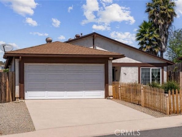 1458 Kent, Escondido CA 92027