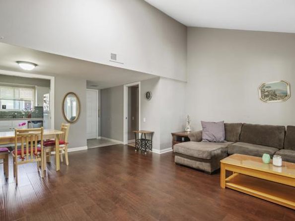 3685 Vista Campana 16, Oceanside CA 92057