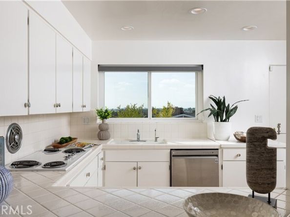 1007 White Sails Way, Corona Del Mar (newport Beach) CA 92625