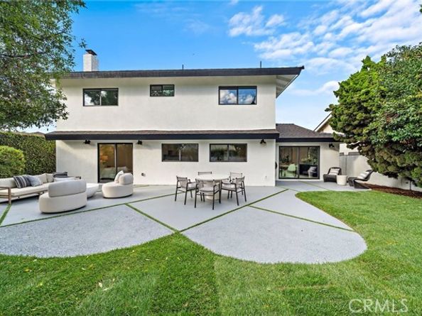 5262 Glenroy Dr, Huntington Beach CA 92649