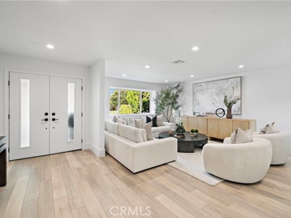 5262 Glenroy Dr, Huntington Beach CA 92649