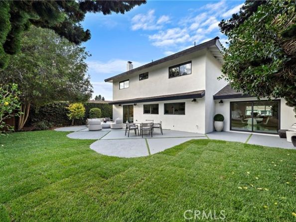 5262 Glenroy Dr, Huntington Beach CA 92649