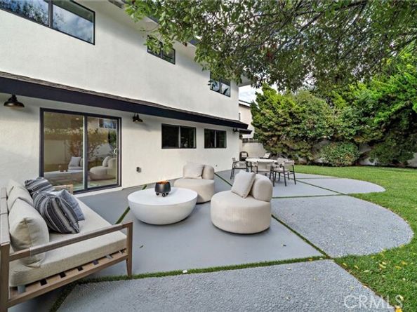 5262 Glenroy Dr, Huntington Beach CA 92649