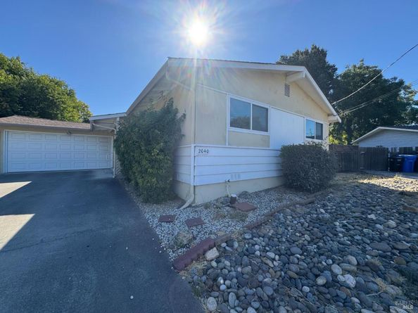 2040 Las Lomas Court, Concord CA 94519