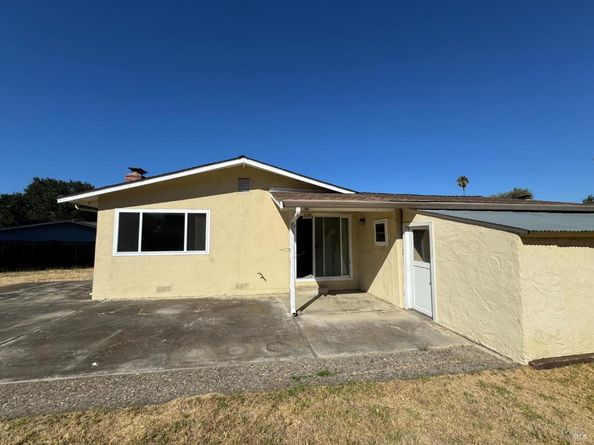2040 Las Lomas Court, Concord CA 94519