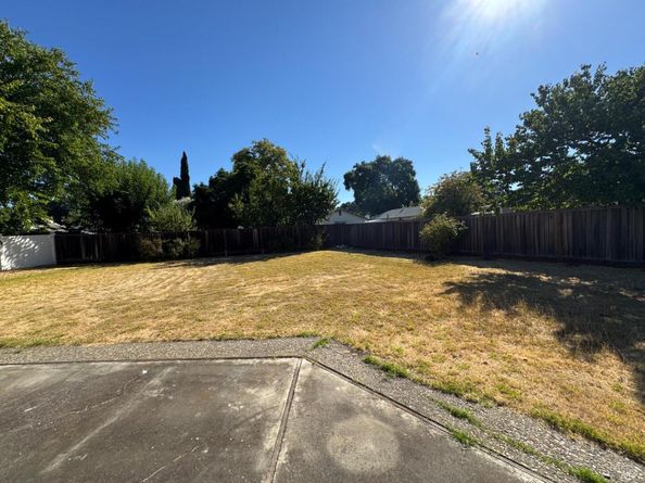 2040 Las Lomas Court, Concord CA 94519