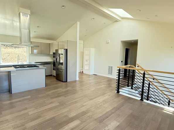 221 El Toyonal Street, Orinda CA 94563