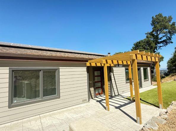 221 El Toyonal Street, Orinda CA 94563