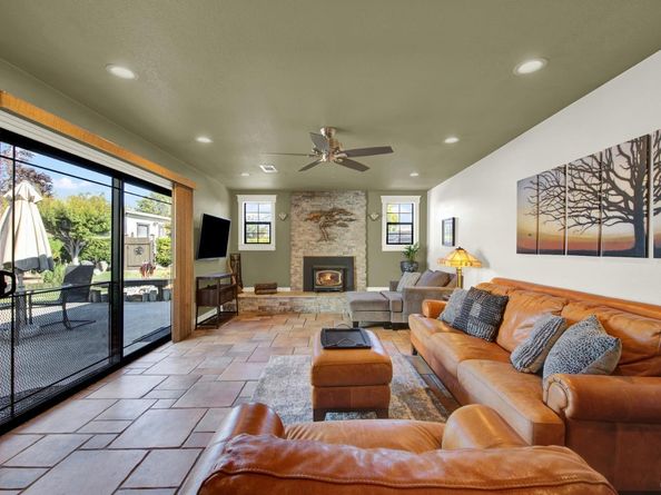 1835 Egret Lane, Hayward CA 94545