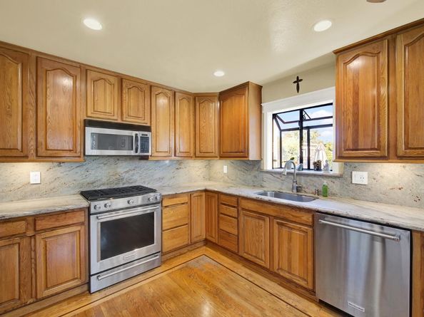 1835 Egret Lane, Hayward CA 94545