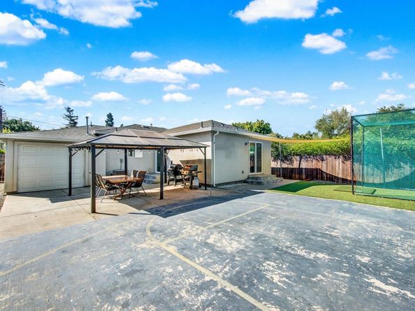 2445 Maple Avenue, Concord CA 94520