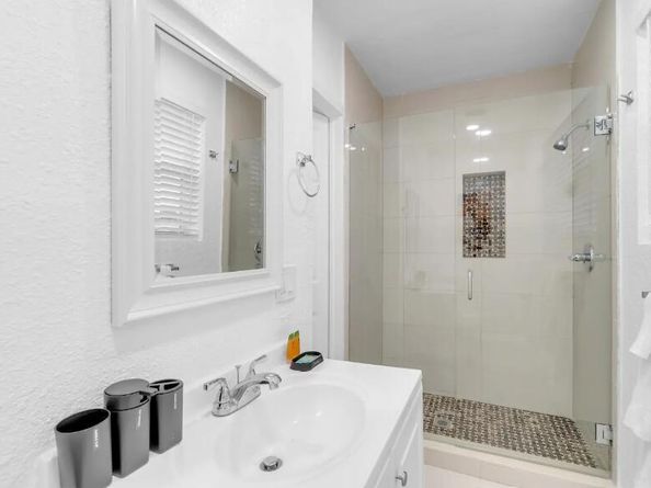 3961 NW 34th Avenue, Lauderdale Lakes FL 33309