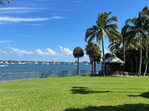 5200 N Flagler Drive 803, West Palm Beach FL 33407