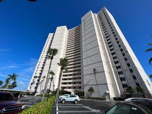 5200 N Flagler Drive 803, West Palm Beach FL 33407