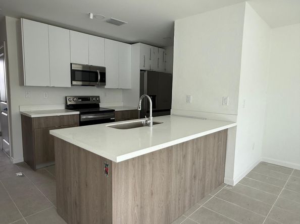 2526 Pierce Street 4, Hollywood FL 33020