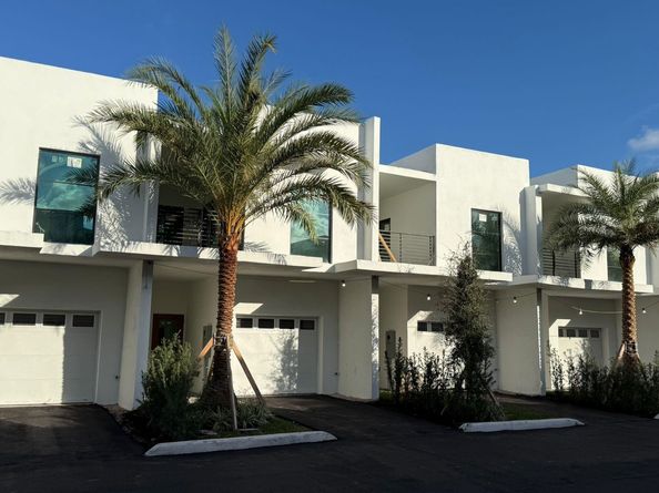 2526 Pierce Street 4, Hollywood FL 33020